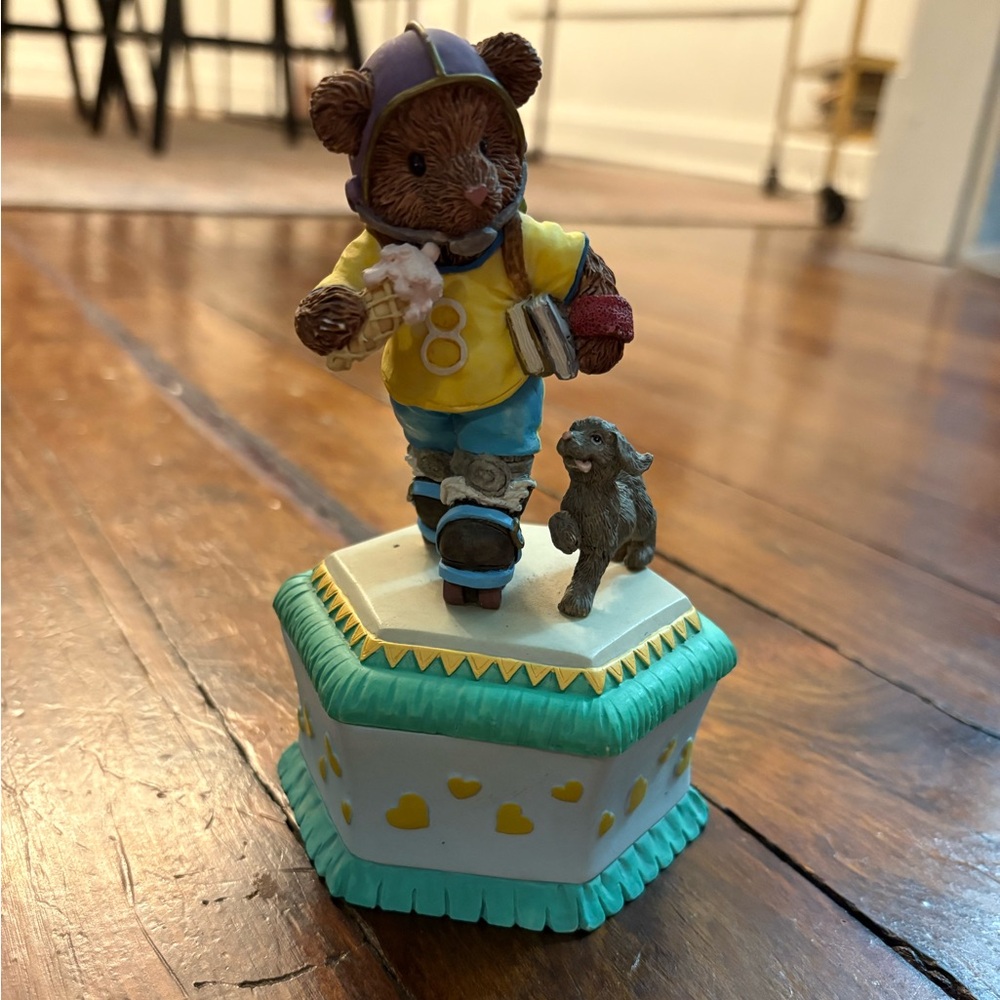 Heritage house playful teddy bear box